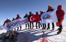 Kazbek Dağı Kış Zirve Tırmanışı başarıyla tamamlandı.