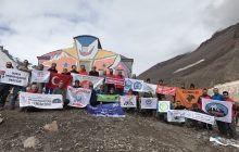 Bursa İl Temsilciliği Kazbek Dağı Zirve Tırmanışı'nı başarıyla gerçekleştirdi.