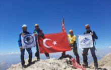 K2 Spor Kulübü Aladağlar Büyük Demirkazık zirve tırmanışını gerçekleştirdi.