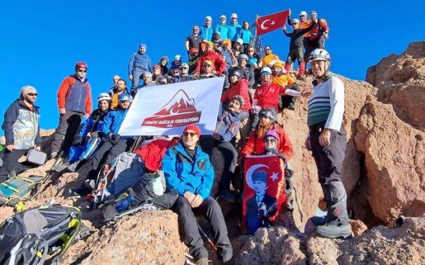 TDF 29 Ekim Erciyes Dağı Cumhuriyet Tırmanışı, başarılı bir şekilde sona erdi.