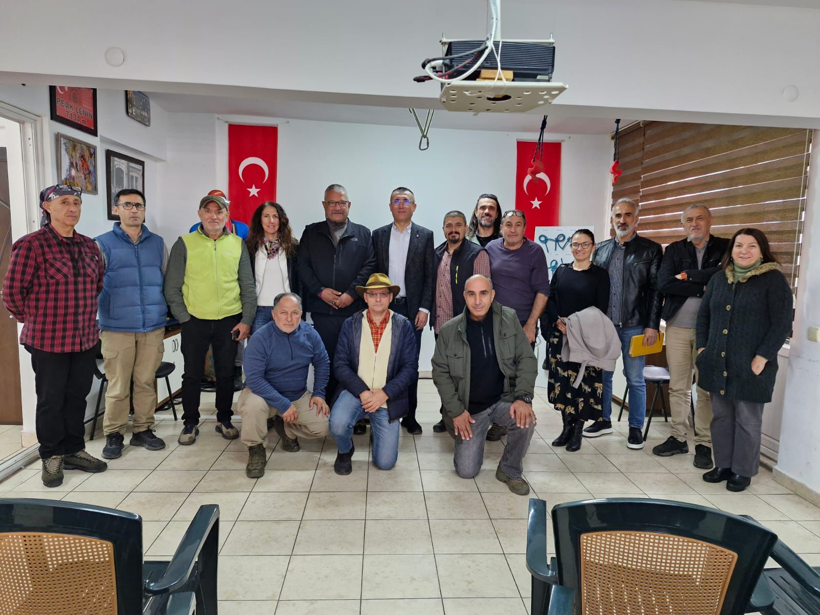 Federasyon Başkanı Ali Şenkaynağı, Antalya kulüpleri ile bir araya geldi.