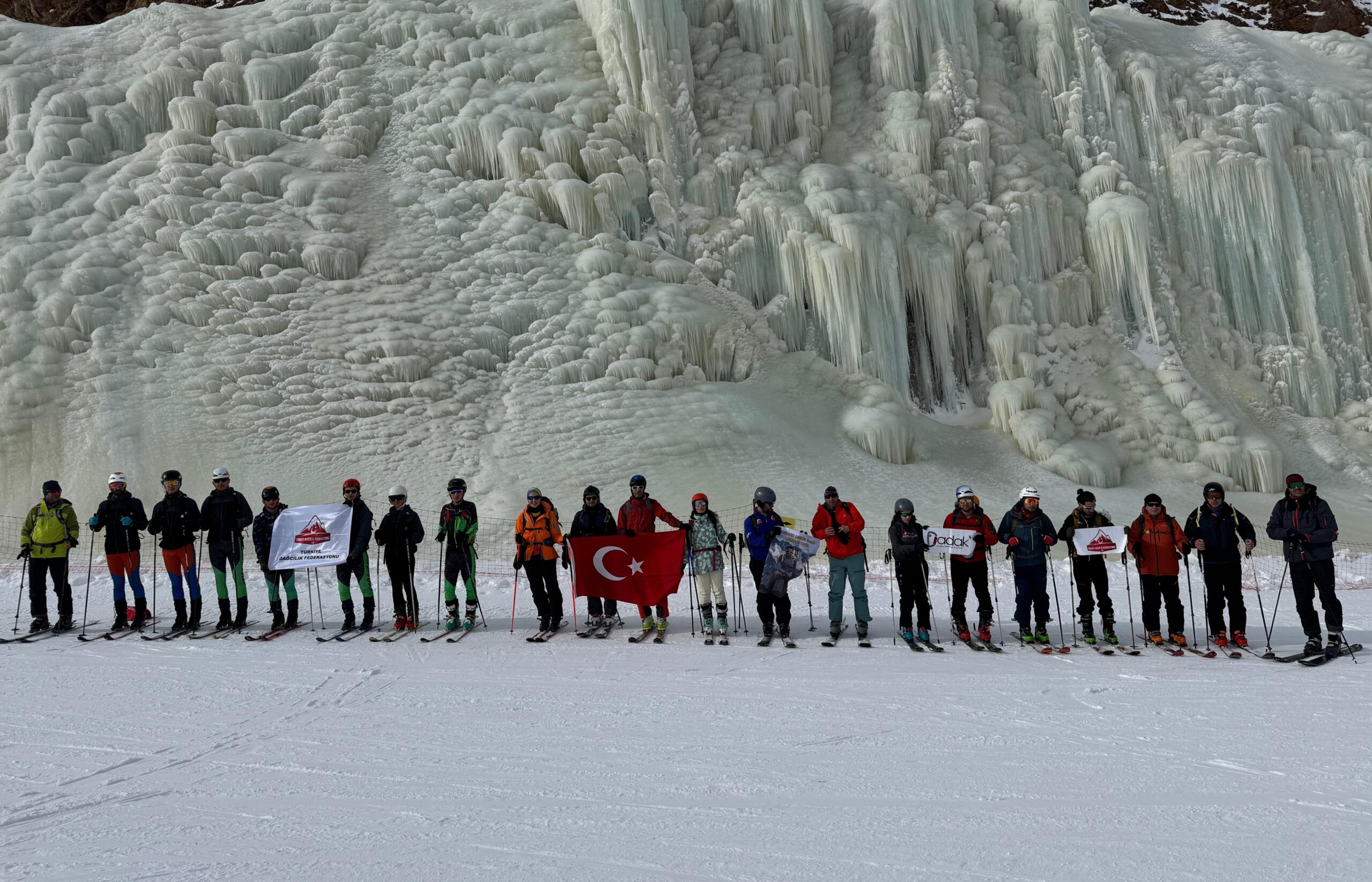 Dağ Kayağı Temel Eğitimi ve İz Açıcı Kursu , Erzurum'da devam ediyor.
