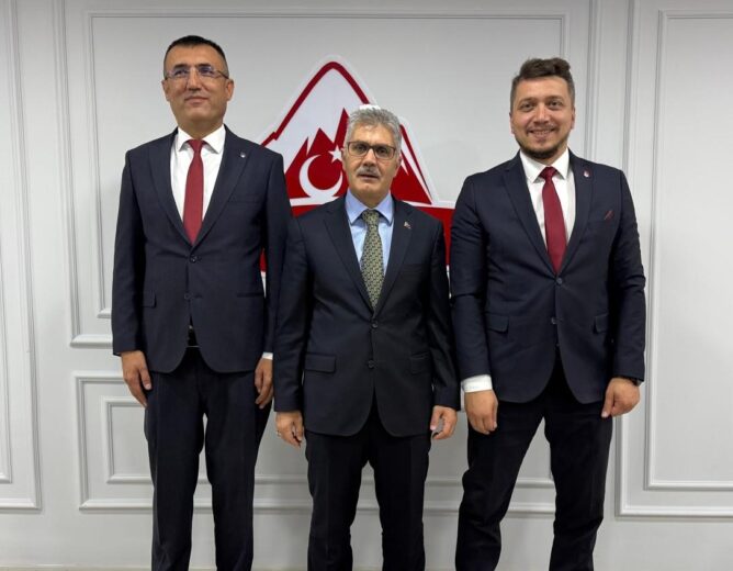 Niğde Valisi Cahit Çelik, Federasyonumuzu ziyaret etti