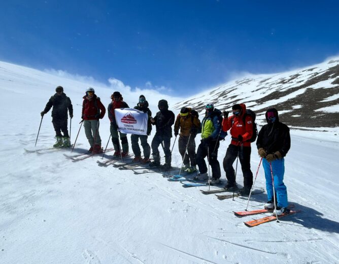 Kısır Dağı Zirve Tırmanışı Tamamlandı